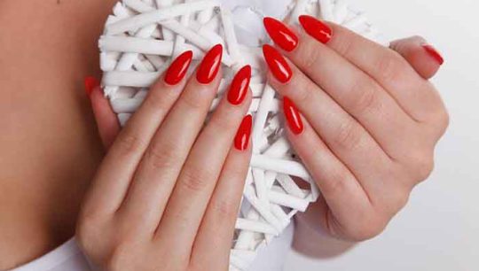 Manicure: why call on a nail prothetist?