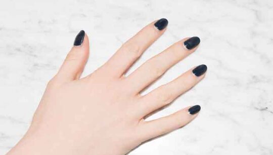 How to successfully apply gel nails?
